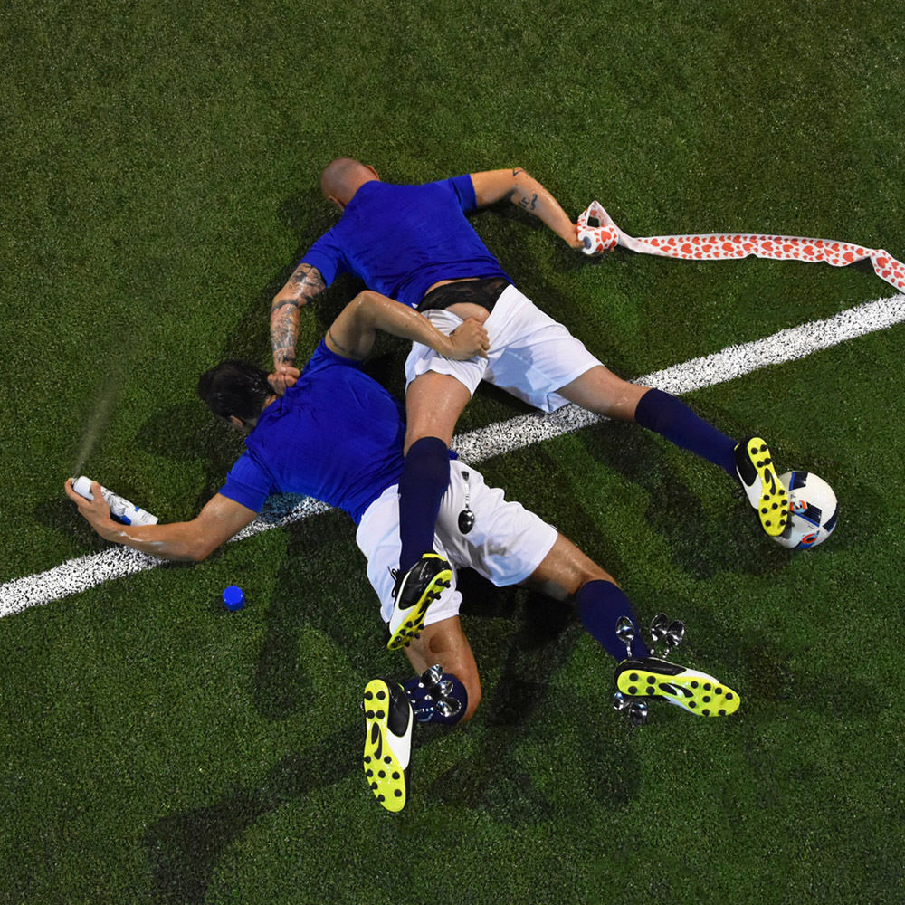 今晨门兴格拉德巴赫调整名单以备欧篮联，更衣室发声环节打磨，媒体盛赞，轮换策略成焦点的简单介绍