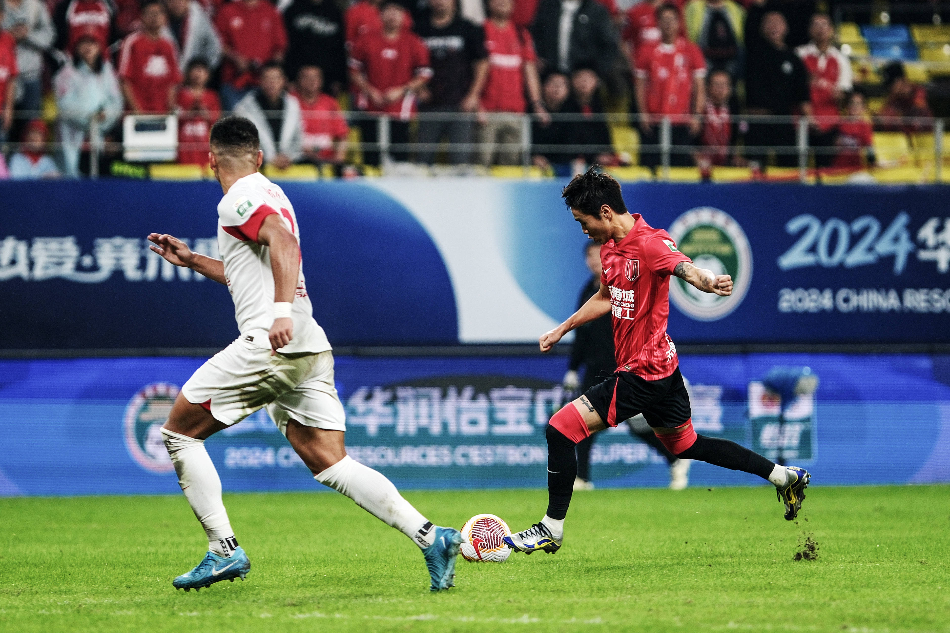 上海申花今夜再遭质疑,志在法国杯名次提升,引发热议,年轻球员得到机会的简单介绍-开云APP