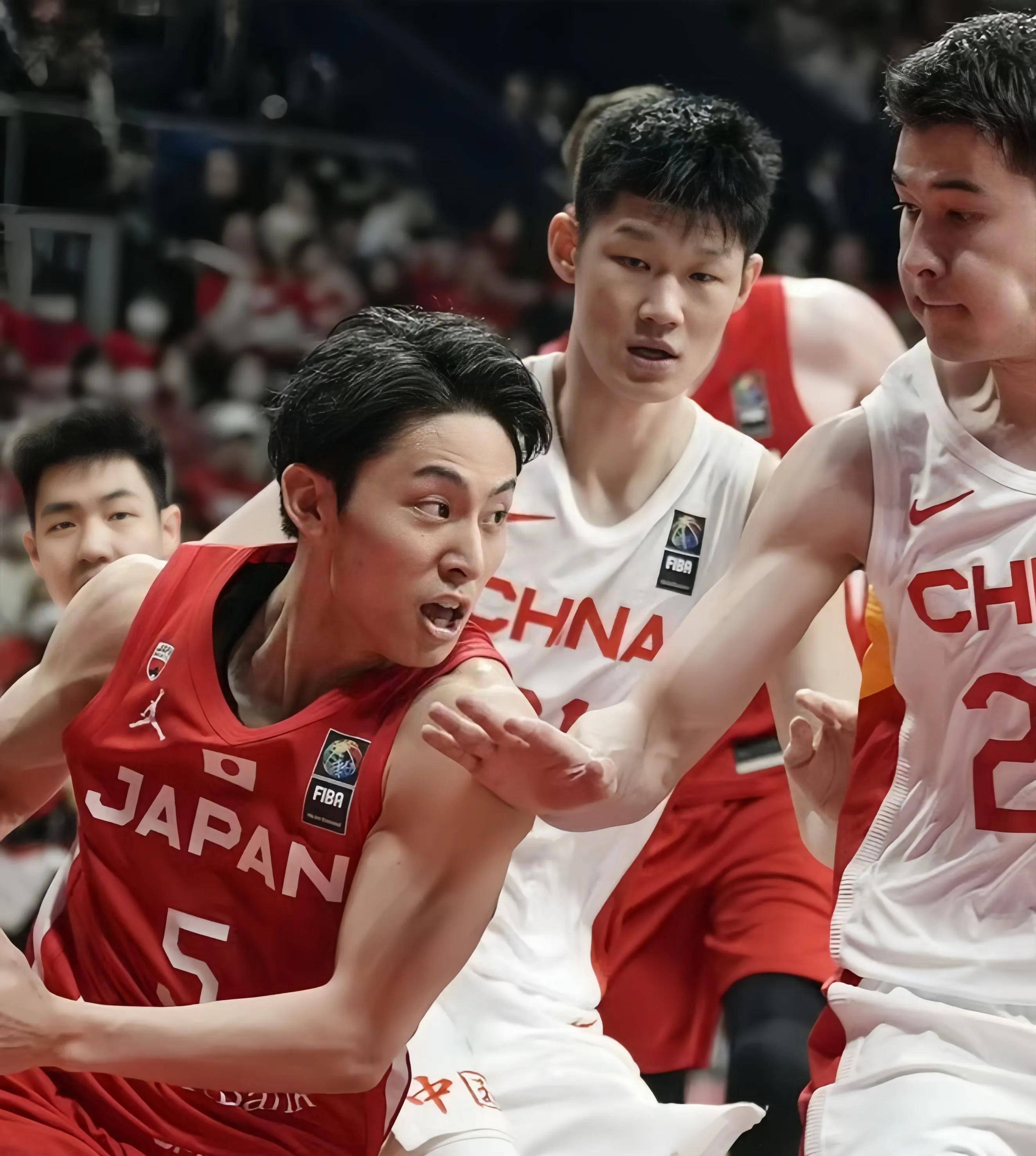 塞维利亚迎亚冠关键赛，清晨更衣室发声，更衣室稳定，身体对抗强度拉满的简单介绍-开云官网